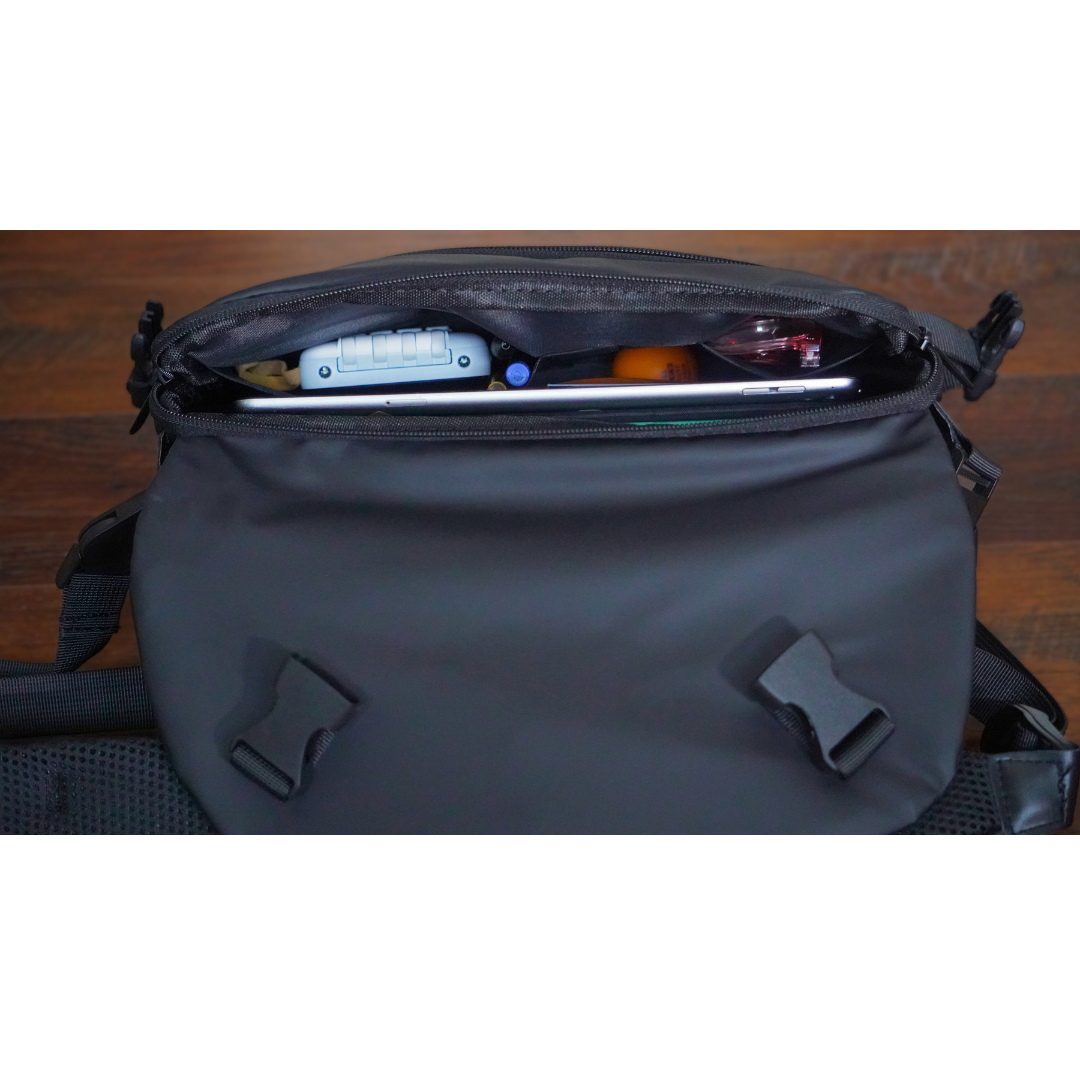 AW Men's Messenger Bag In Waterproof Black Oxford Canvas